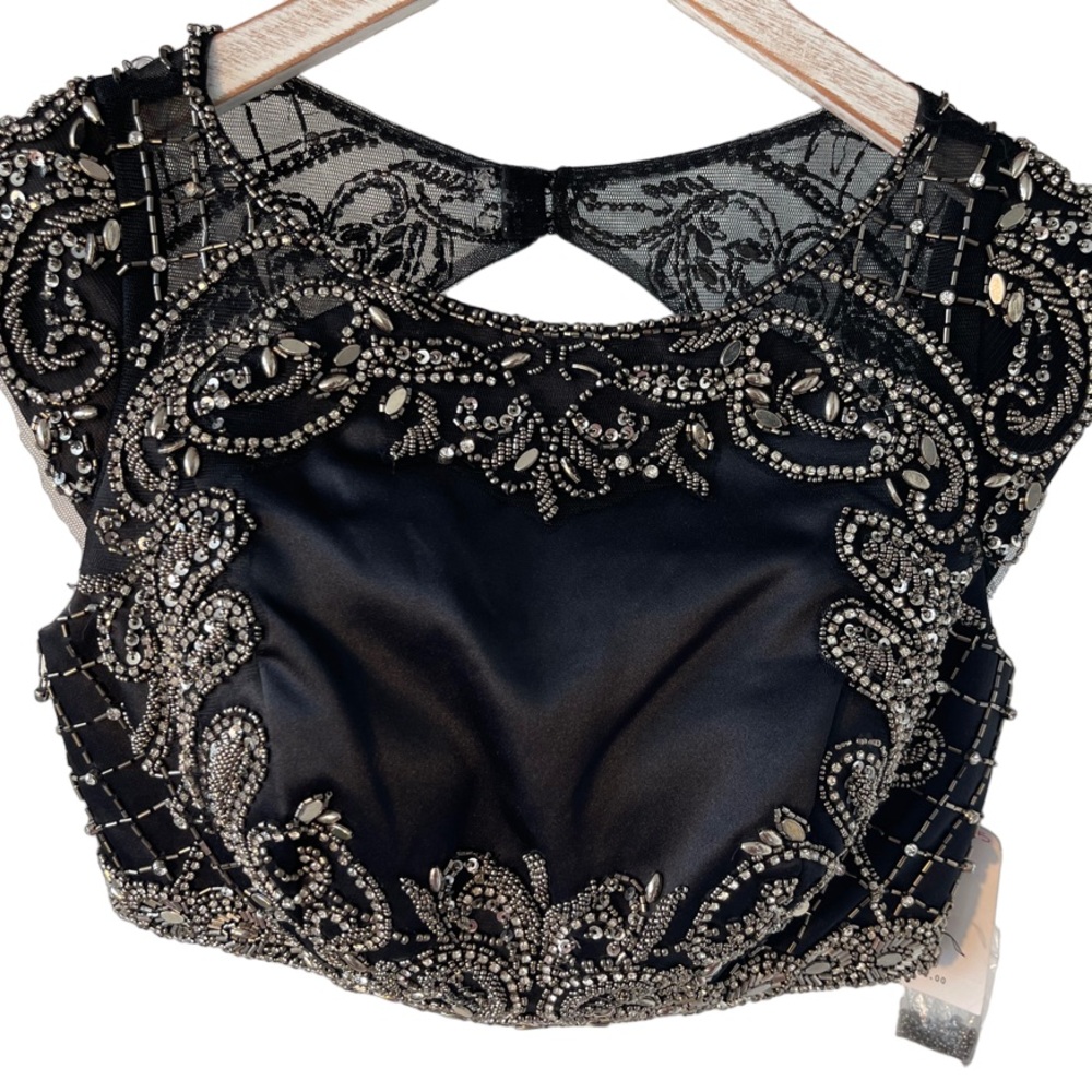 AFTER FIVE beautiful beading top